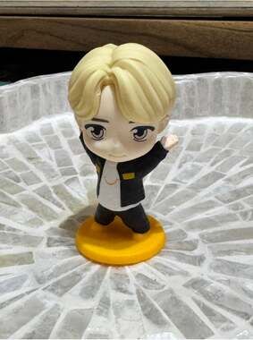 BTS TinyTAN Jimin McDonald’s 2025 Happy Meal Throwback Figure w/ Card No Box